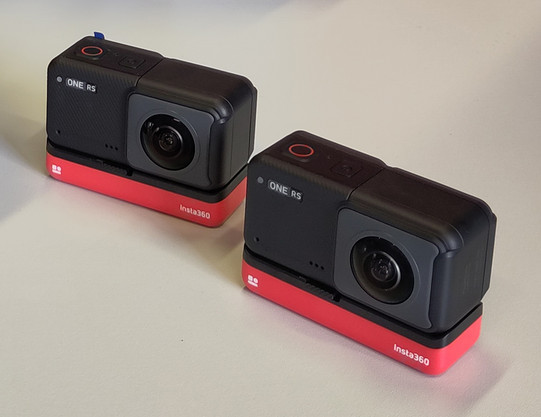 2 Mal Kamera Insta 360 One RS als Ansichtsfoto