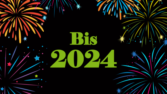 Schwarzer Hintergrund. Mittig grüner Schriftzug "Bis 2024". Darum buntes Feuerwerk