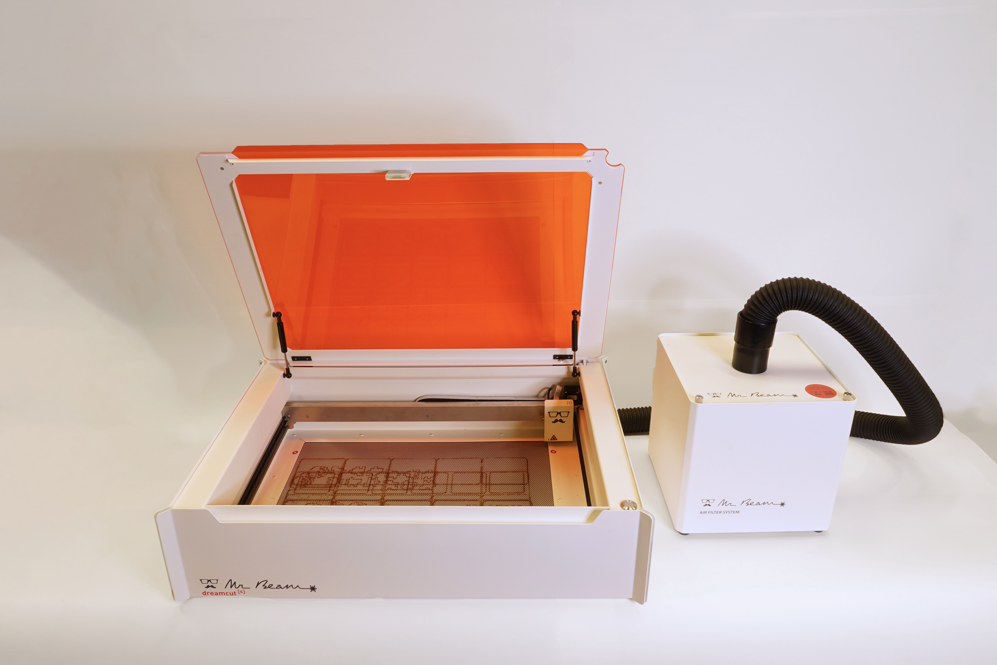 Foto des Lasercutters auf weißem Grund